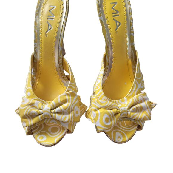 MIA Yellow slip-on heels, sz. 7 1/2 - Picture 3 of 7